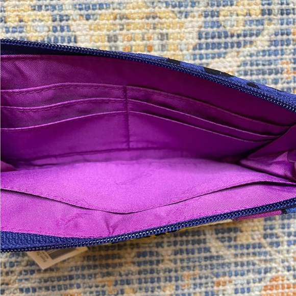 NWT Vera Bradley African Violet Front Zip Wristlet - Picture 3 of 6